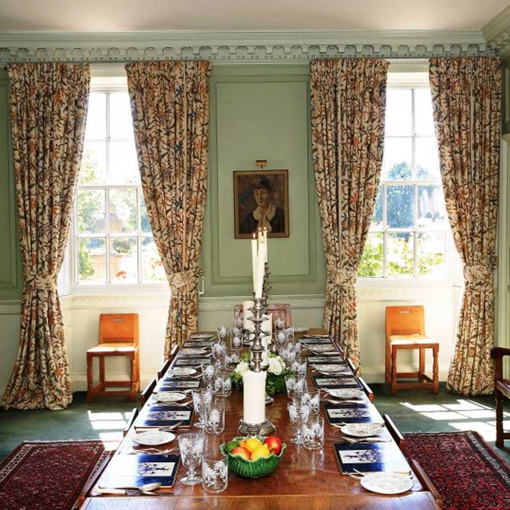 yogaspcae-dining-area